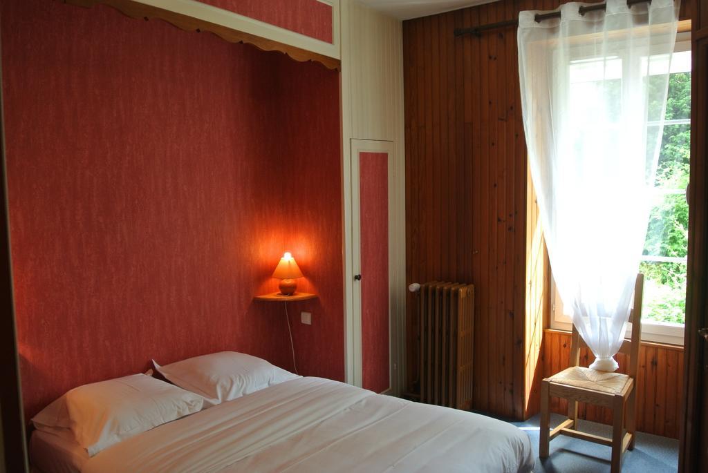 Hotel Le Central Boussac  Room photo